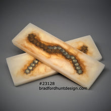 Load image into Gallery viewer, Aluminum Honeycomb and Urethane Resin Custom Knife Scales #23128