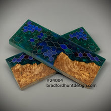 Load image into Gallery viewer, Maple Burl &amp; Aluminum Honeycomb Custom Knife Scales #24004