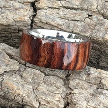 Load image into Gallery viewer, Natural Cocobolo Wooden Ring sz9 1/2